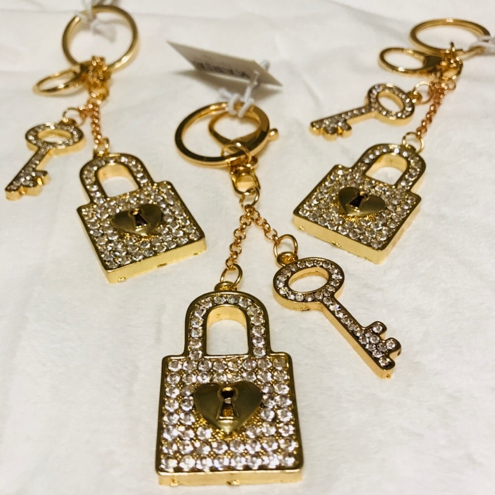 ❤️SALE❤️Key & Lock Keychains